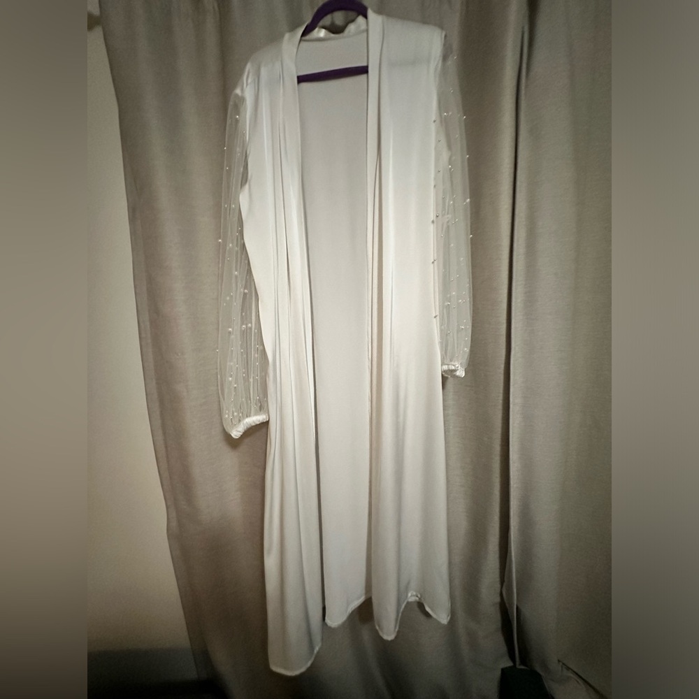 The Robe - Off-White Bridal Getting Ready Robe with Pearls